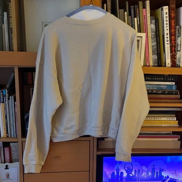 White Crew Neck Sweater/Sweatshirt - Picture 4 of 6